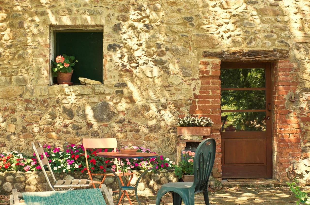 Agriturismo Il Casalino Пари Экстерьер фото